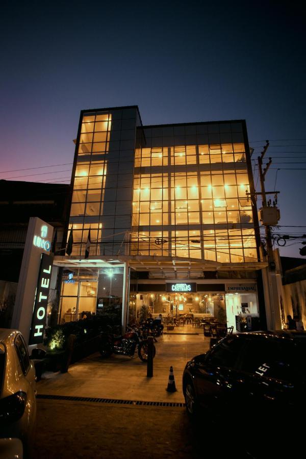 Uno Hotel Carpina Bagian luar foto